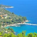 Island View 3*