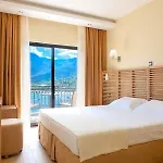 Island View 3*