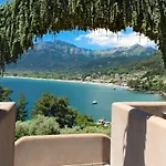 Bed & Breakfast Island View 3*